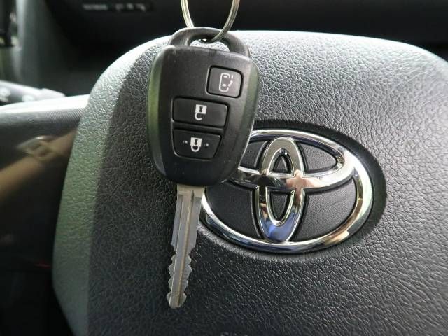 Toyota SIENTA 2021-03 183815-6