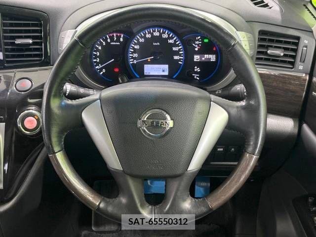 Nissan ELGRAND 2013-07 359711-12