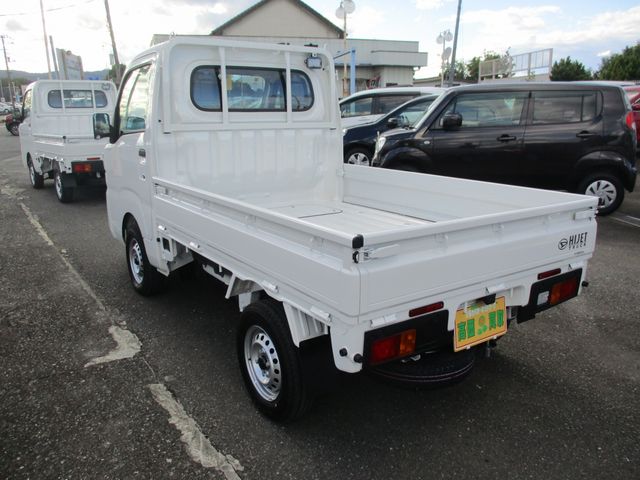 Daihatsu HIJET TRUCK 2023-06 24865-6