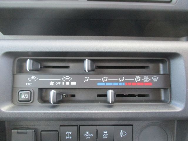 Daihatsu HIJET TRUCK 2023-06 24865-18