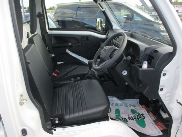 Daihatsu HIJET TRUCK 2023-06 24865-21