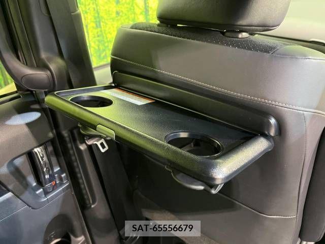 Toyota VOXY 2021-02 213354-9