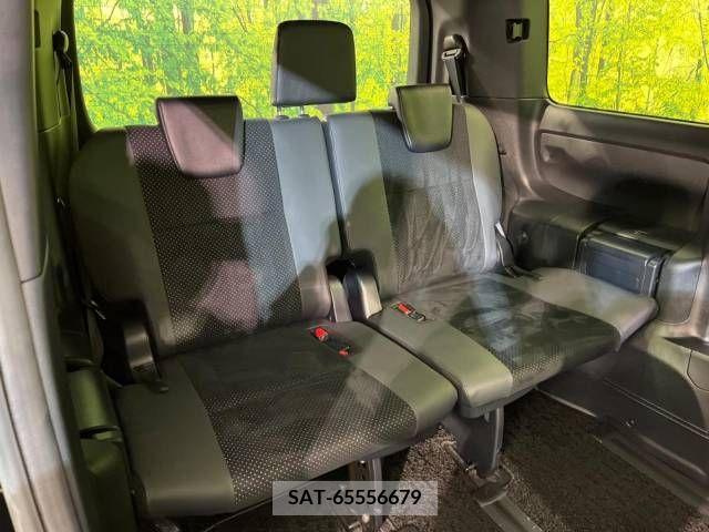 Toyota VOXY 2021-02 213354-12