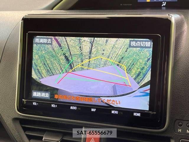 Toyota VOXY 2021-02 213354-5