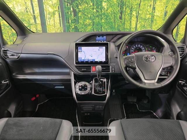 Toyota VOXY 2021-02 213354-1