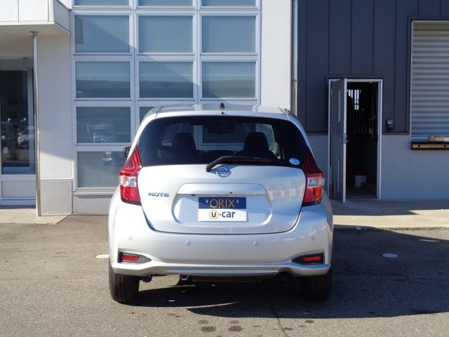 Nissan NOTE 2018-08 27725-24