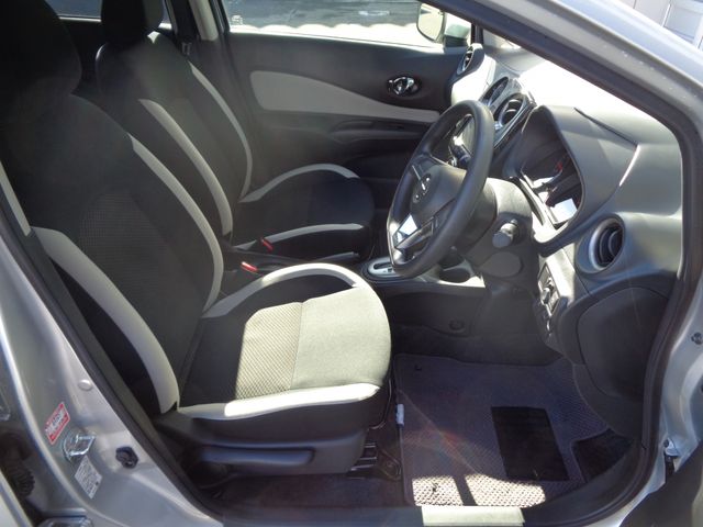 Nissan NOTE 2018-08 27725-26