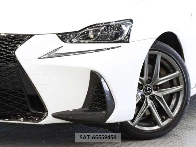 Lexus IS 2017-02 300011-14