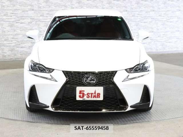 Lexus IS 2017-02 300011-10