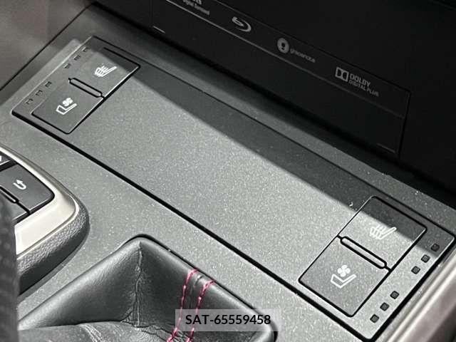 Lexus IS 2017-02 300011-6