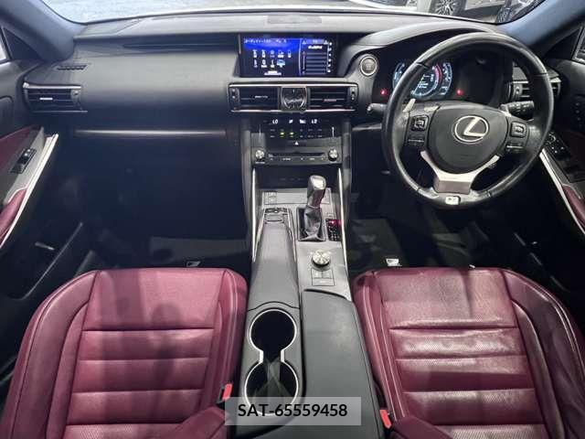 Lexus IS 2017-02 300011-16