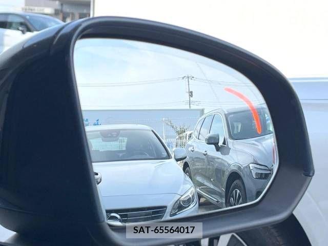 Volvo XC40 2022-06 370251-15