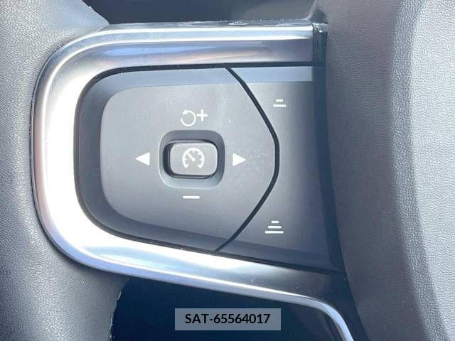 Volvo XC40 2022-06 370251-8