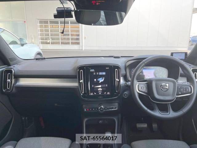 Volvo XC40 2022-06 370251-1