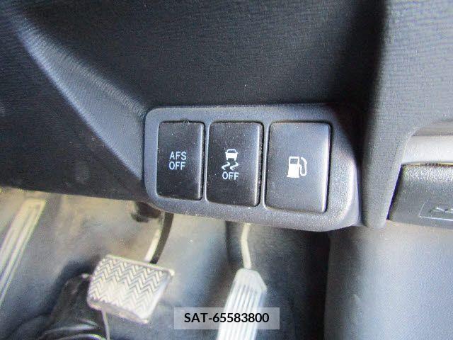 Toyota AVENSIS WAGON 2013-04 224625-11