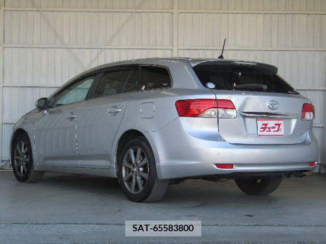 Toyota AVENSIS WAGON 2013-04 224625-8