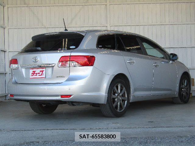 Toyota AVENSIS WAGON 2013-04 224625-2