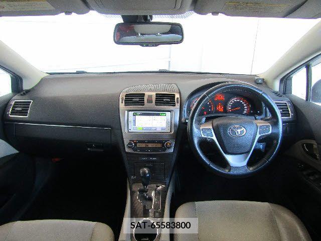 Toyota AVENSIS WAGON 2013-04 224625-1