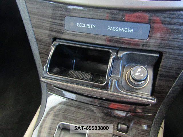 Toyota AVENSIS WAGON 2013-04 224625-5