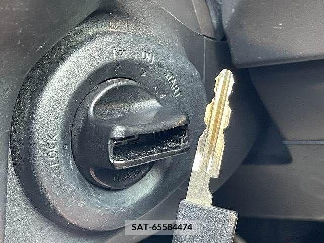 Nissan X-TRAIL 2010-09 208236-11