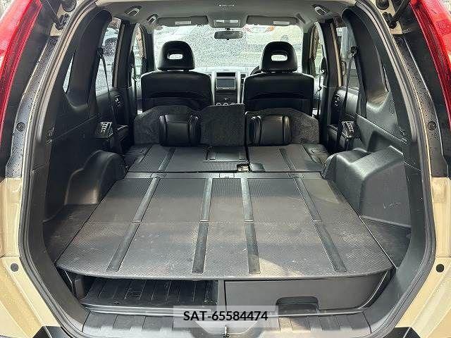 Nissan X-TRAIL 2010-09 208236-18