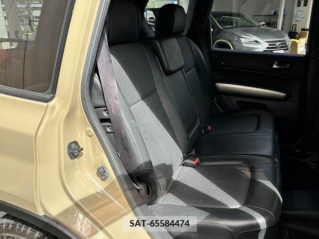 Nissan X-TRAIL 2010-09 208236-8