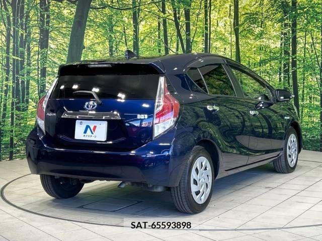 Toyota AQUA 2016-12 350330-17
