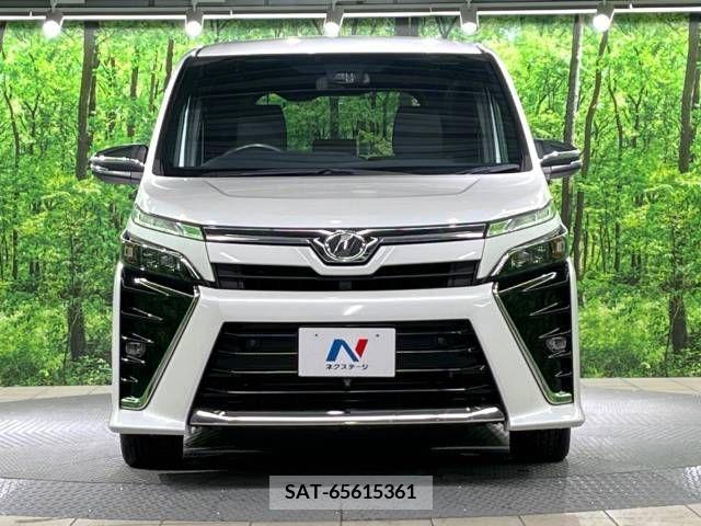 Toyota VOXY 2019-02 211684-15