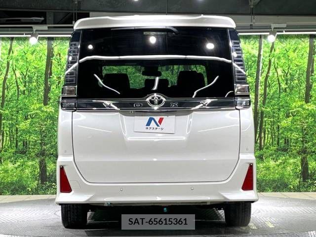Toyota VOXY 2019-02 211684-16