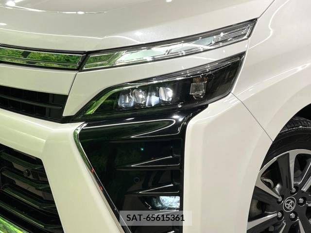 Toyota VOXY 2019-02 211684-13