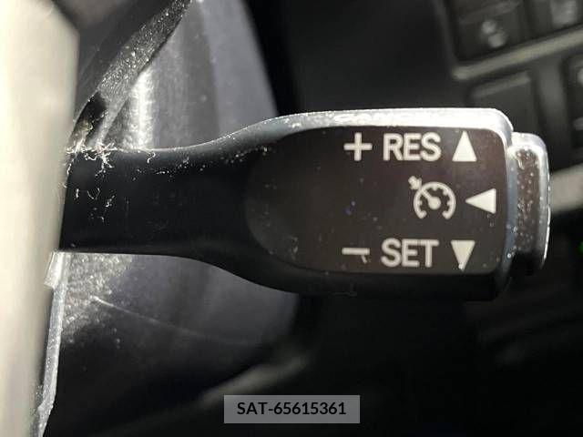 Toyota VOXY 2019-02 211684-4