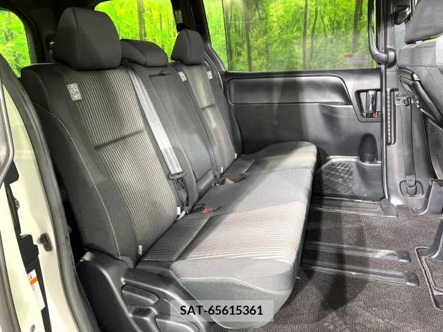 Toyota VOXY 2019-02 211684-9