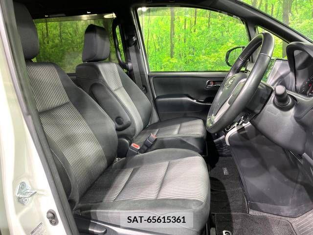 Toyota VOXY 2019-02 211684-8