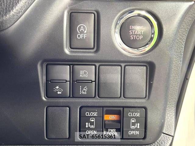 Toyota VOXY 2019-02 211684-3