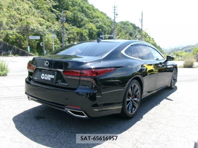 Lexus LS 2022-04 275502-2