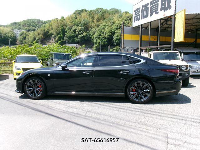 Lexus LS 2022-04 275502-11