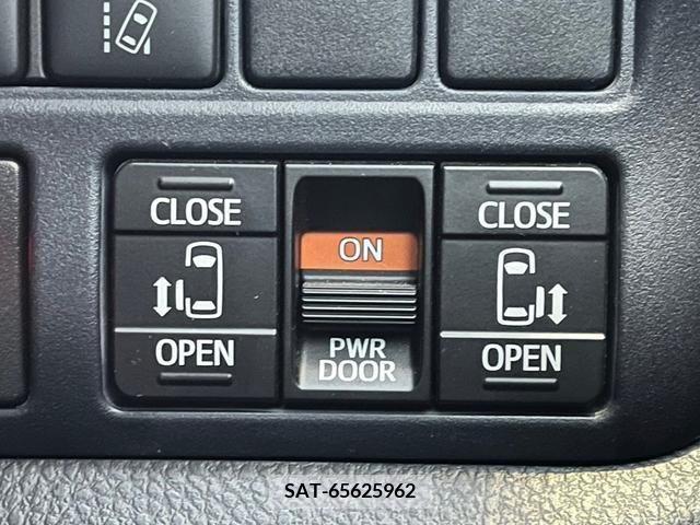 Toyota NOAH 2017-05 343241-27