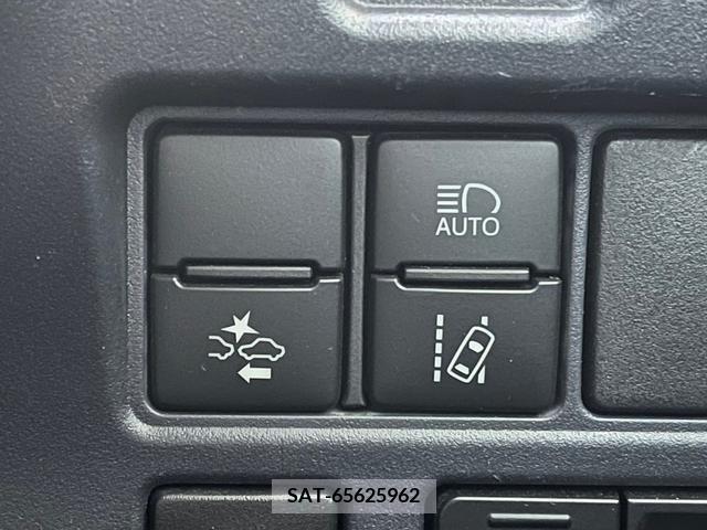 Toyota NOAH 2017-05 343241-28