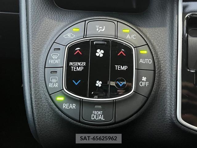 Toyota NOAH 2017-05 343241-24