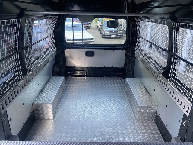 Nissan NV350 Caravan 2014-04 14921-16