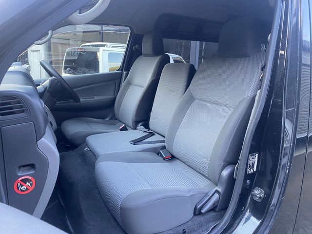 Nissan NV350 Caravan 2014-04 14921-12