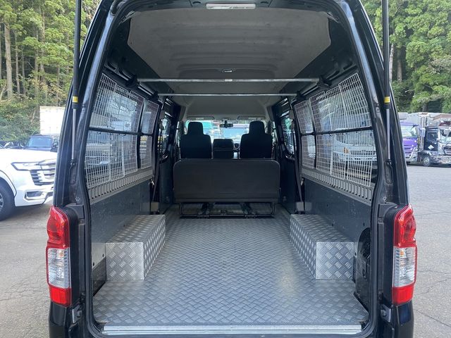 Nissan NV350 Caravan 2014-04 14921-17