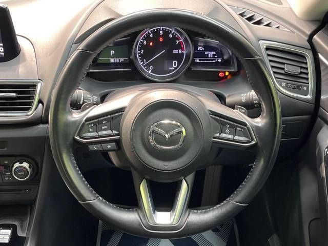 Mazda AXELA 2017-04 26884-11