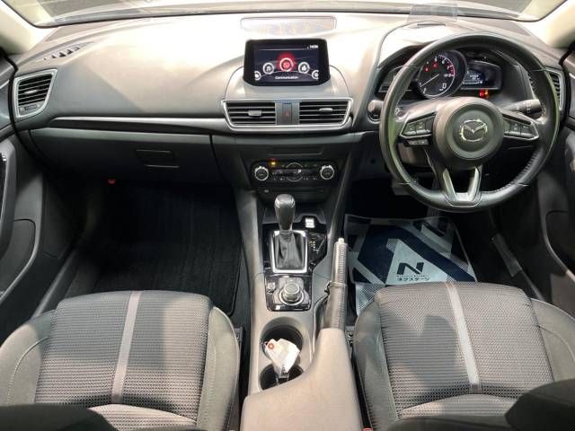 Mazda AXELA 2017-04 26884-1