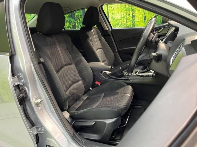 Mazda AXELA 2017-04 26884-8