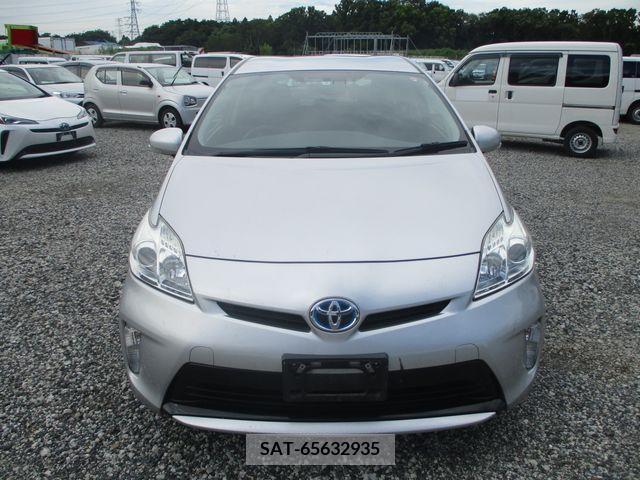 Toyota PRIUS 2013-06 379698-3