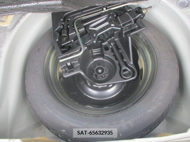 Toyota PRIUS 2013-06 379698-12
