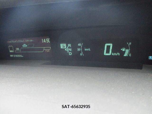Toyota PRIUS 2013-06 379698-16