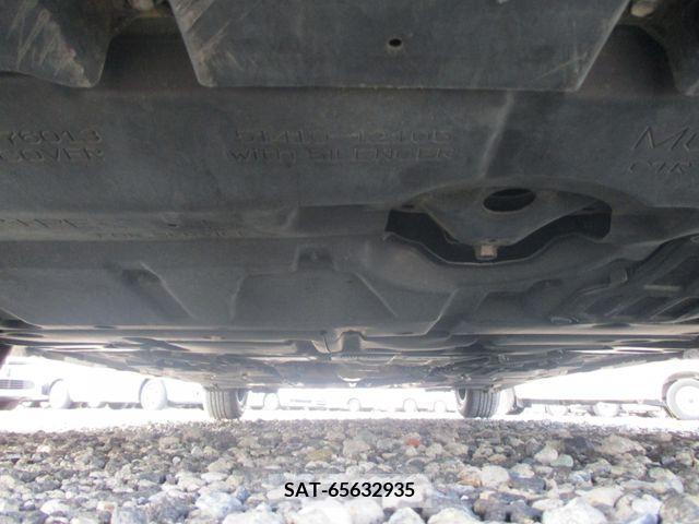 Toyota PRIUS 2013-06 379698-9
