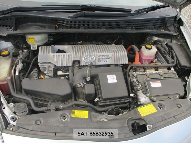 Toyota PRIUS 2013-06 379698-8